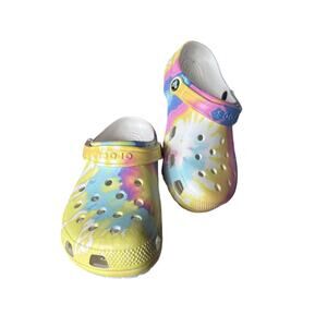 CROCS- NEW- Classic tie dye Grapic clog shoe